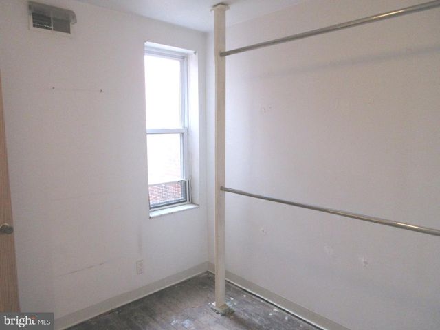 2444 S LAMBERT ST, Philadelphia, PA 19145