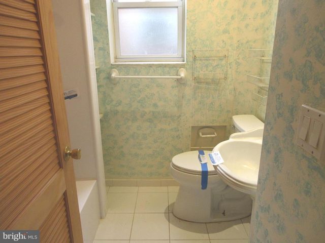 2444 S LAMBERT ST, Philadelphia, PA 19145