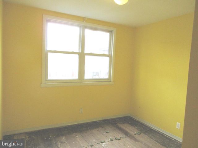 2444 S LAMBERT ST, Philadelphia, PA 19145