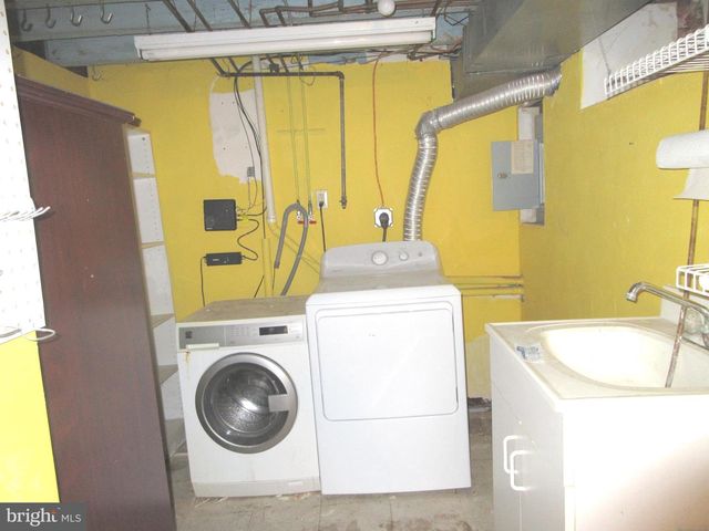 2444 S LAMBERT ST, Philadelphia, PA 19145