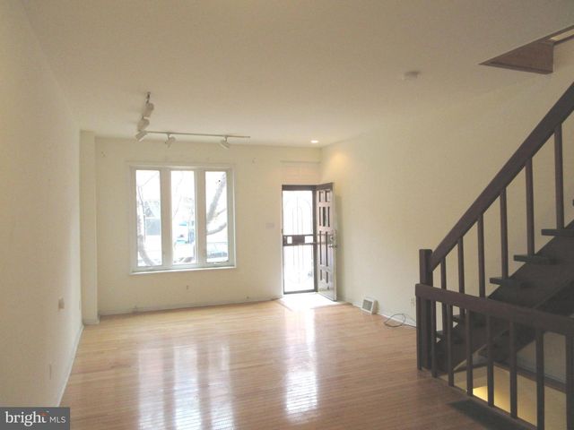 2444 S LAMBERT ST, Philadelphia, PA 19145