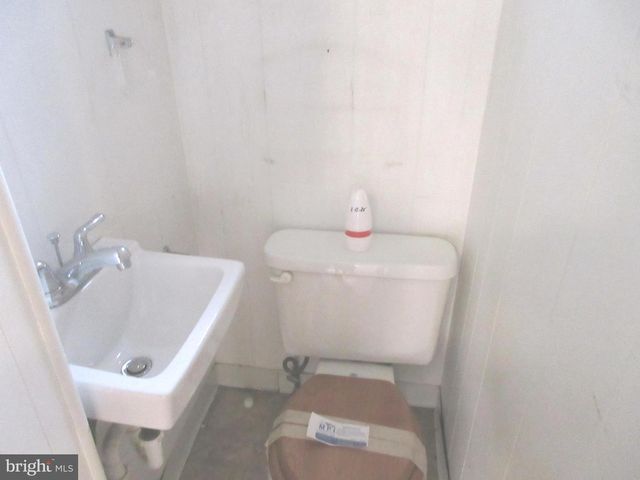 2444 S LAMBERT ST, Philadelphia, PA 19145