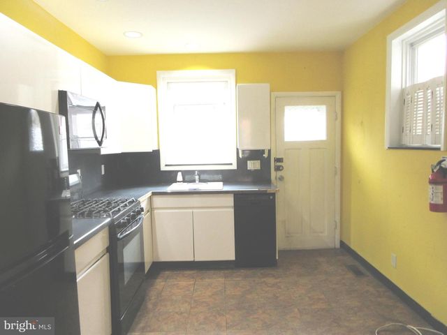 2444 S LAMBERT ST, Philadelphia, PA 19145