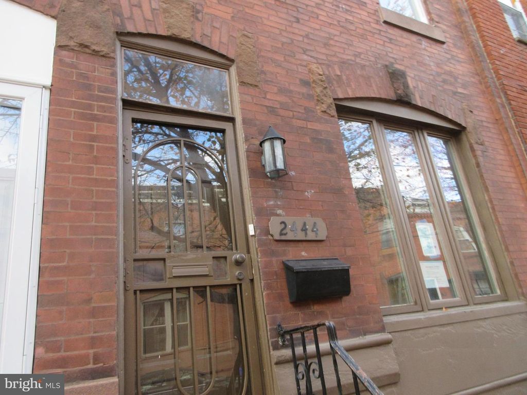 2444 S LAMBERT ST, Philadelphia, PA 19145