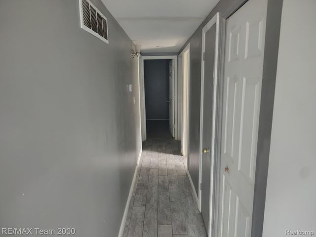 32 N Merrimac Street, Pontiac, MI 48340