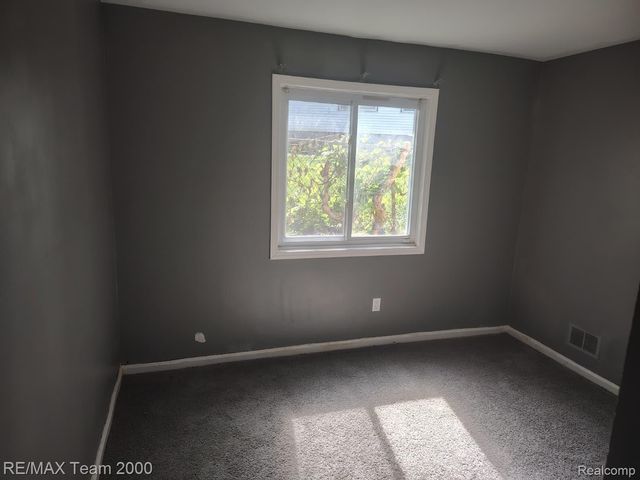 32 N Merrimac Street, Pontiac, MI 48340