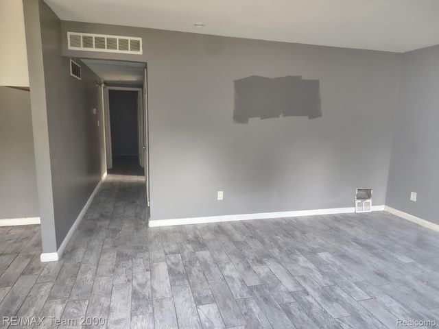 32 N Merrimac Street, Pontiac, MI 48340