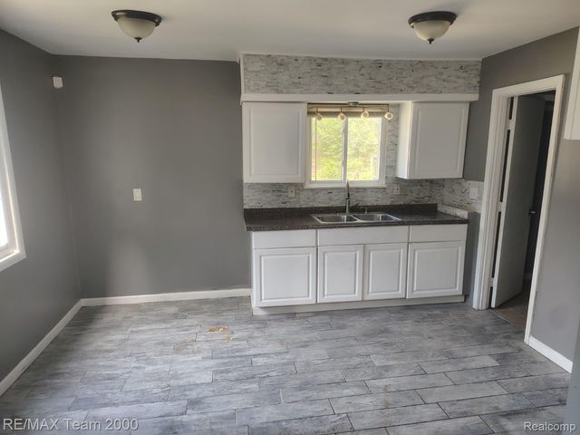 32 N Merrimac Street, Pontiac, MI 48340