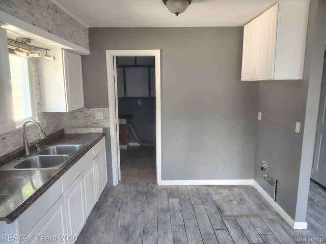 32 N Merrimac Street, Pontiac, MI 48340