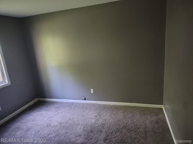 32 N Merrimac Street, Pontiac, MI 48340