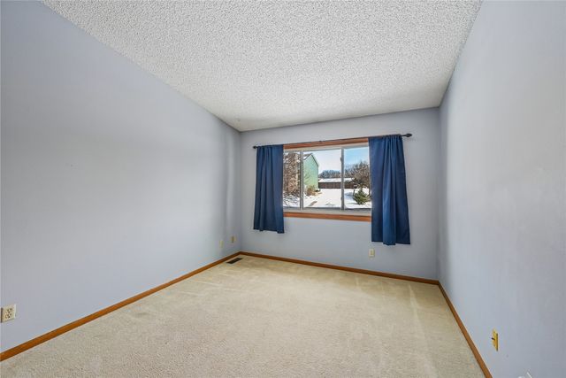 1704 Lynncrest Drive, Coralville, IA 52214