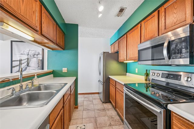 1704 Lynncrest Drive, Coralville, IA 52214