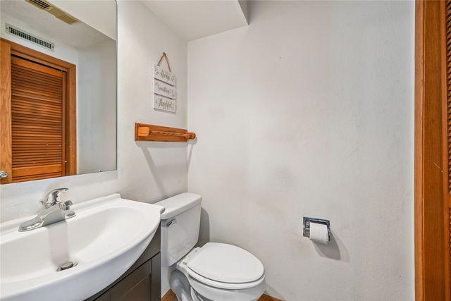 1704 Lynncrest Drive, Coralville, IA 52214