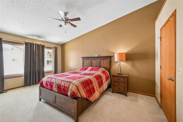1704 Lynncrest Drive, Coralville, IA 52214