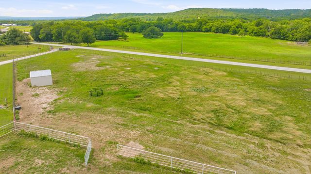 2400 Horsemans Drive, Stephenville, TX 76401