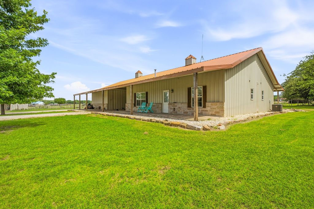 2400 Horsemans Drive, Stephenville, TX 76401