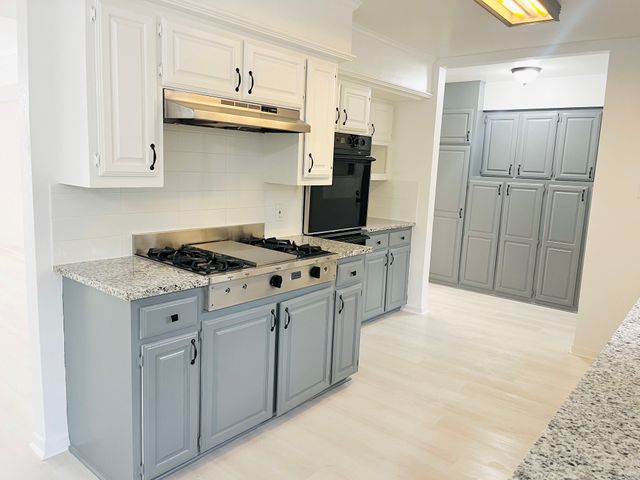 1707 Williamsburg Circle, Ennis, TX 75119