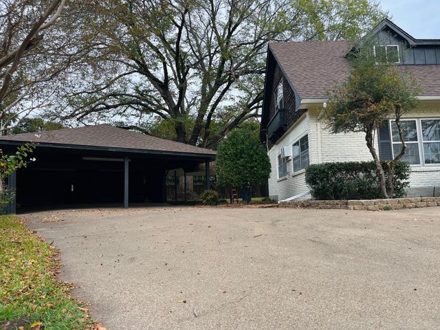 1707 Williamsburg Circle, Ennis, TX 75119