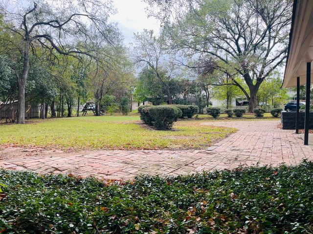 1707 Williamsburg Circle, Ennis, TX 75119