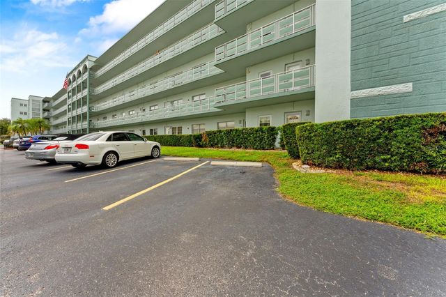 5623 80TH STREET N 203, St Petersburg, FL 33709