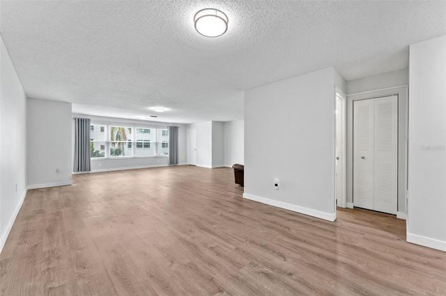 5623 80TH STREET N 203, St Petersburg, FL 33709