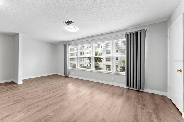 5623 80TH STREET N 203, St Petersburg, FL 33709