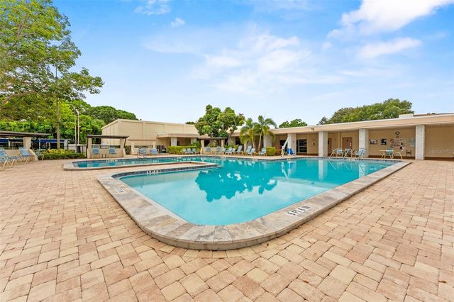 5623 80TH STREET N 203, St Petersburg, FL 33709