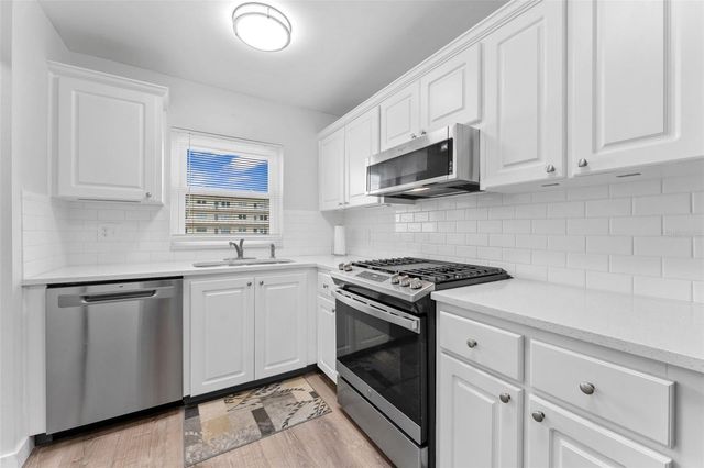 5623 80TH STREET N 203, St Petersburg, FL 33709
