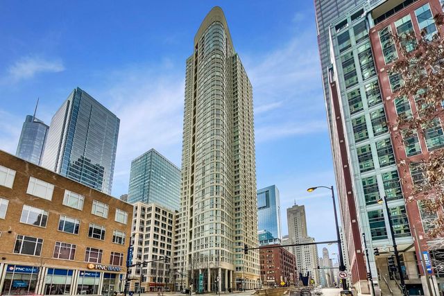 345 N La Salle Drive 902, Chicago, IL 60654