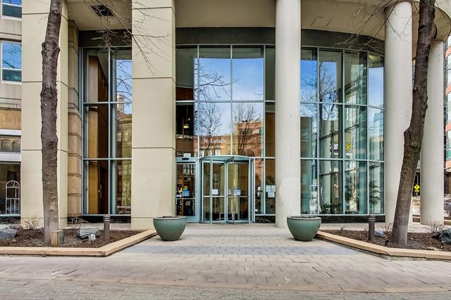 345 N La Salle Drive 902, Chicago, IL 60654