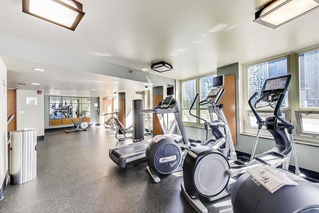 345 N La Salle Drive 902, Chicago, IL 60654