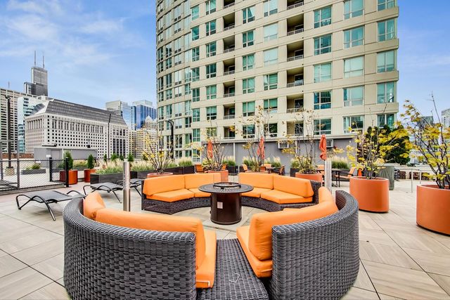 345 N La Salle Drive 902, Chicago, IL 60654