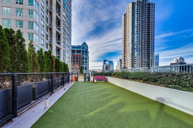 345 N La Salle Drive 902, Chicago, IL 60654