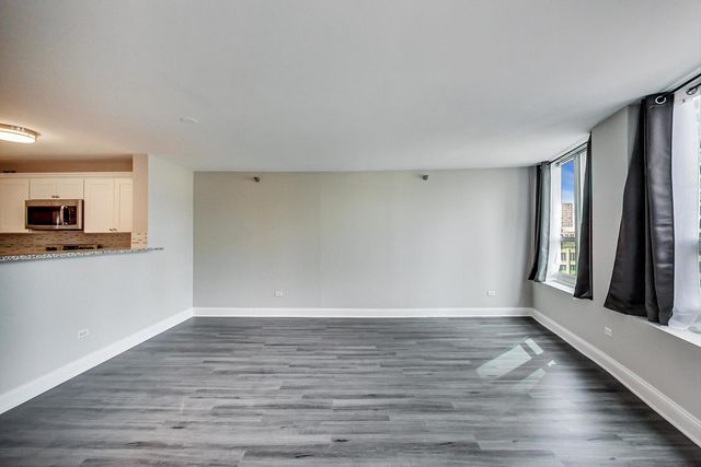 345 N La Salle Drive 902, Chicago, IL 60654