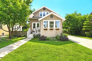 736 ARLINGTON Avenue, Des Plaines, IL 60016