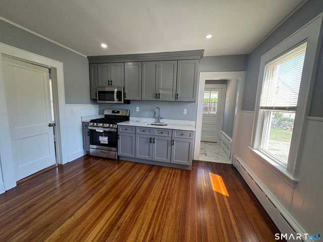66 Dodd Avenue, Bridgeport, CT 06606