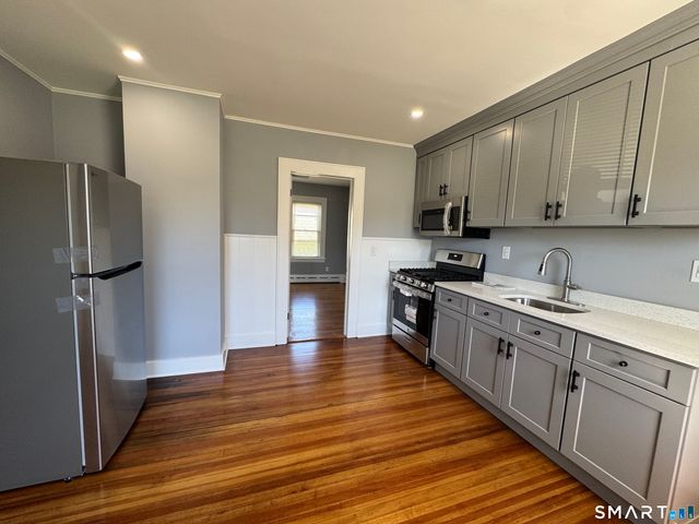 66 Dodd Avenue, Bridgeport, CT 06606