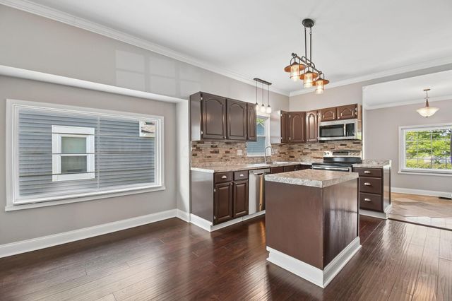 87 Maple Drive, Columbus, OH 43228