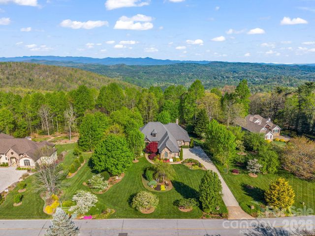 122 Founders Drive, Flat Rock, NC 28731