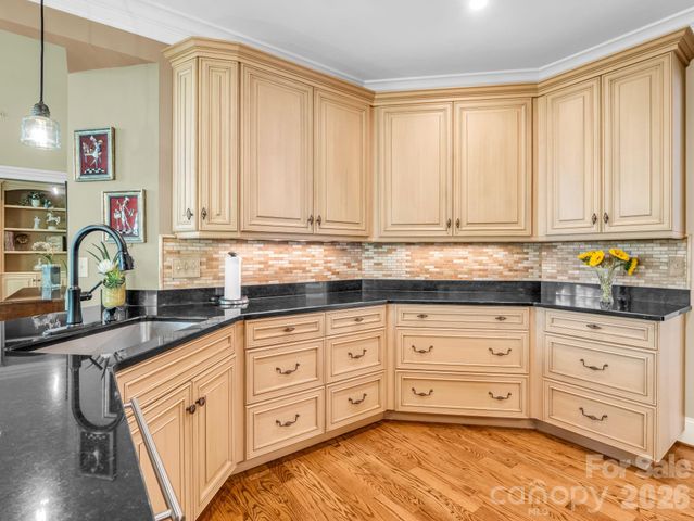 122 Founders Drive, Flat Rock, NC 28731