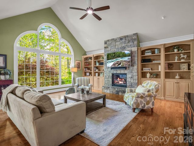 122 Founders Drive, Flat Rock, NC 28731
