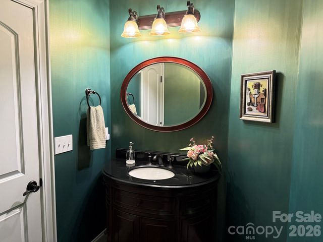 122 Founders Drive, Flat Rock, NC 28731