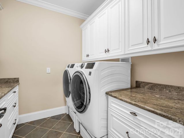 122 Founders Drive, Flat Rock, NC 28731