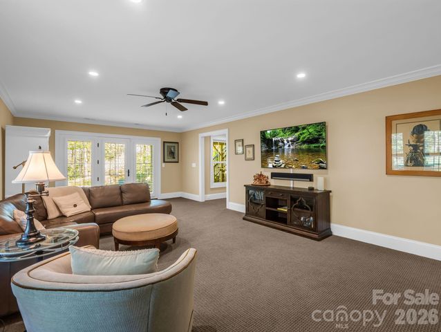 122 Founders Drive, Flat Rock, NC 28731