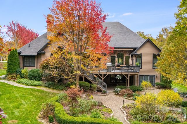 122 Founders Drive, Flat Rock, NC 28731