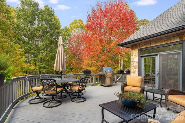 122 Founders Drive, Flat Rock, NC 28731