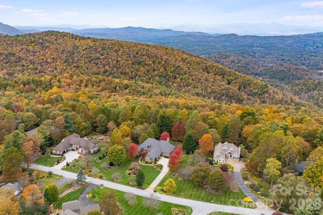 122 Founders Drive, Flat Rock, NC 28731