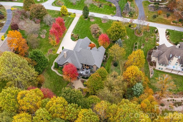 122 Founders Drive, Flat Rock, NC 28731