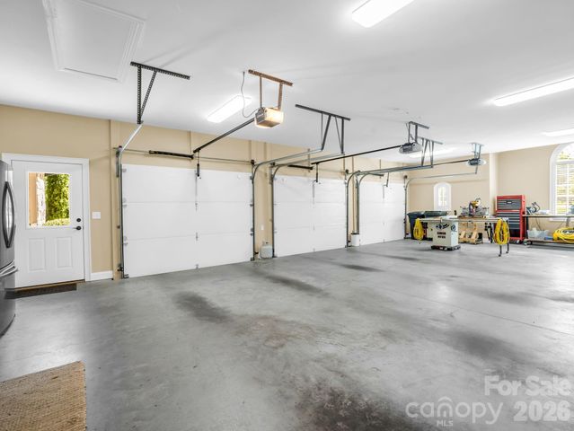 122 Founders Drive, Flat Rock, NC 28731