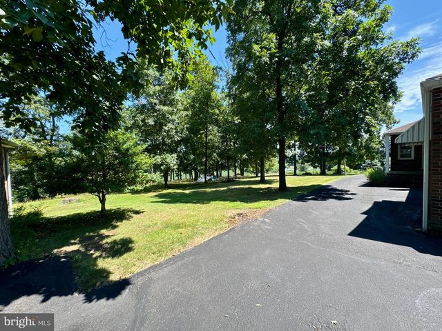 9100 YELLOW CHURCH RD, Seven Valleys, PA 17360